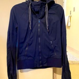 Lululemon blue windbreaker size 6